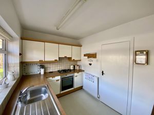 Kitchen- click for photo gallery